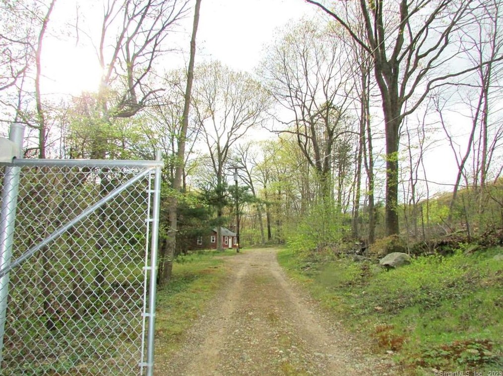 143 Old Kent Rd, Tolland CT  06084-3742 exterior