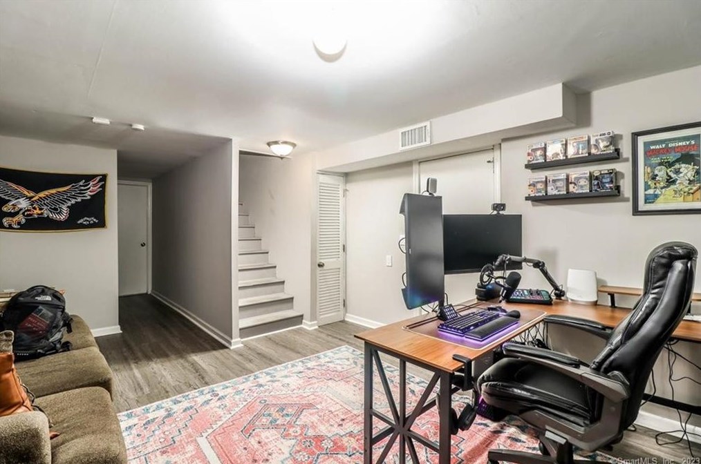 16 Morning Dove Rd, Union City CT  06770-4806 exterior