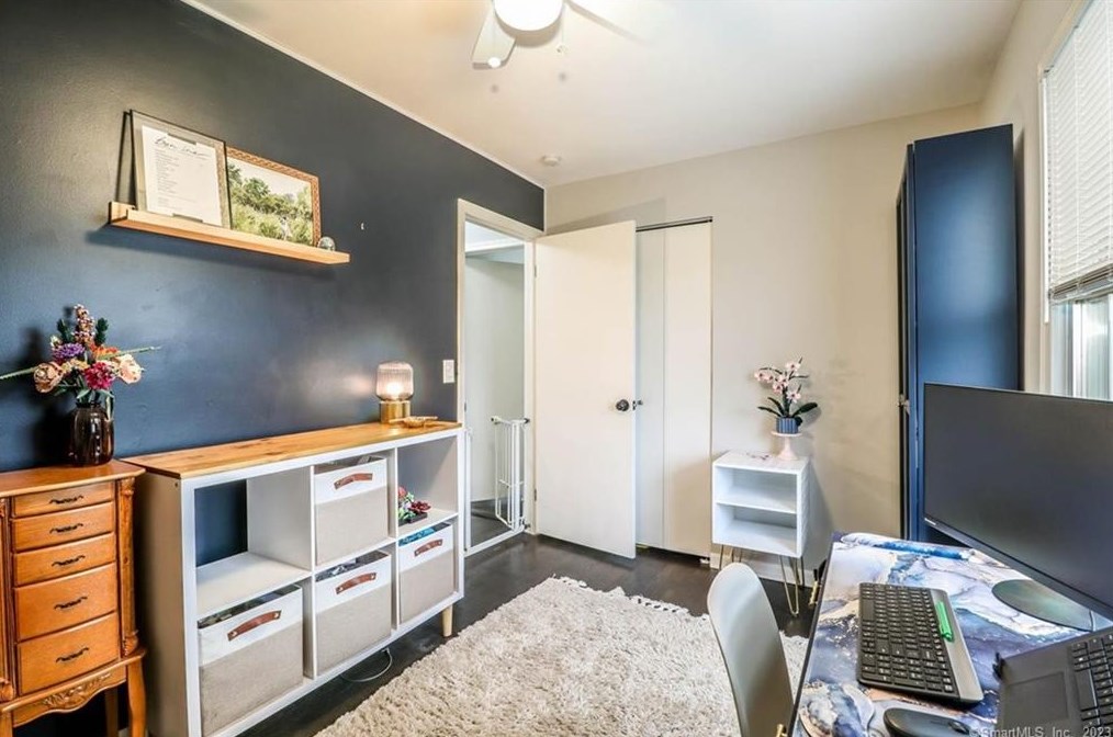 16 Morning Dove Rd, Union City CT  06770-4806 exterior