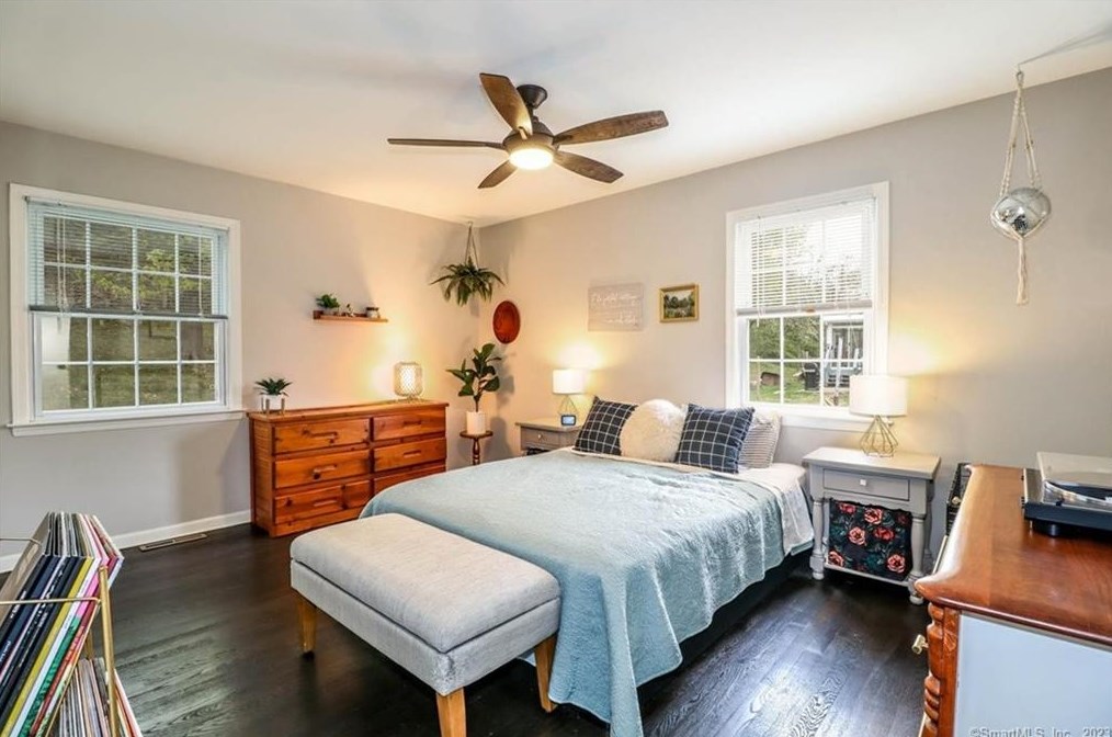 16 Morning Dove Rd, Union City CT  06770-4806 exterior