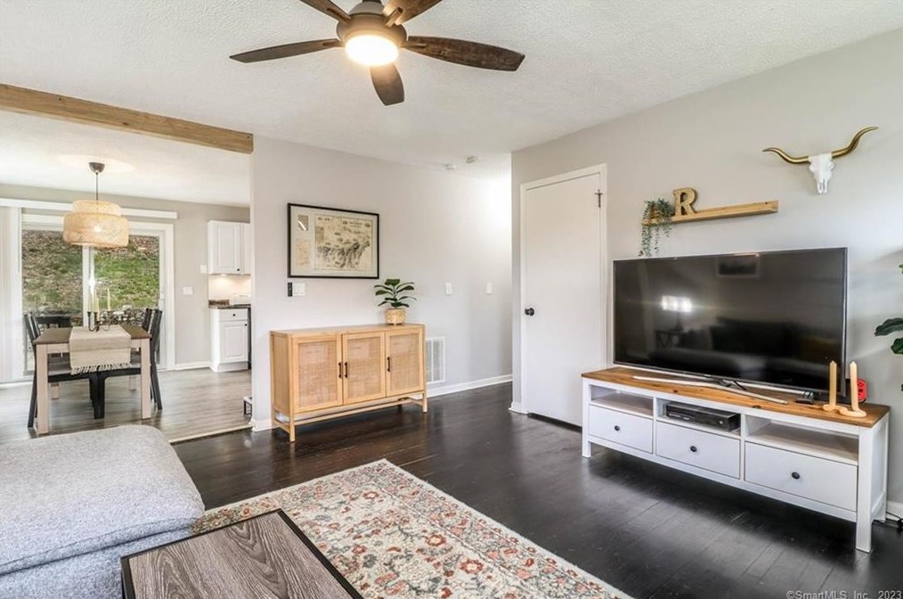 16 Morning Dove Rd, Union City CT  06770-4806 exterior