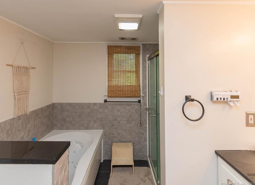 8 Old Orchard Ln, Northville CT  06776-2313 exterior