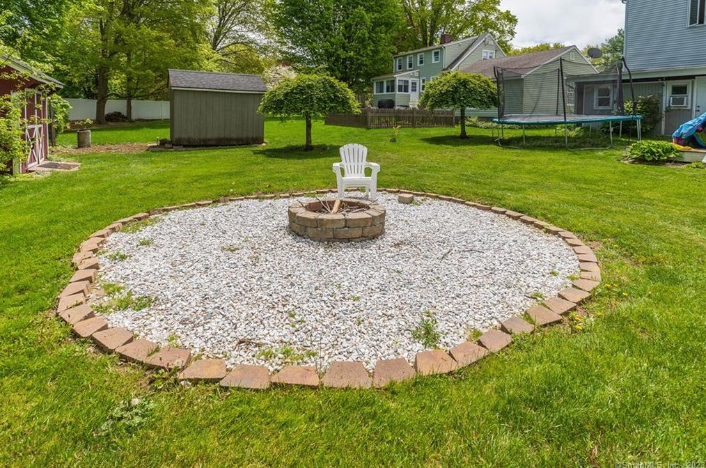 8 Old Orchard Ln, Northville CT  06776-2313 exterior