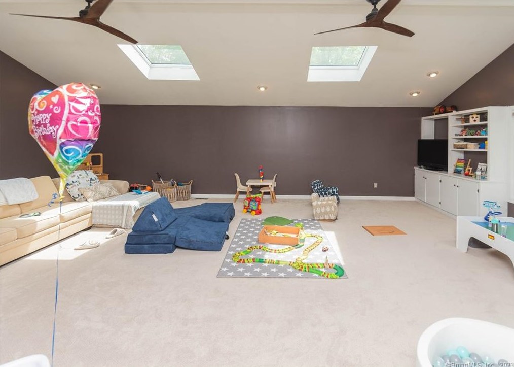 8 Old Orchard Ln, Northville CT  06776-2313 exterior