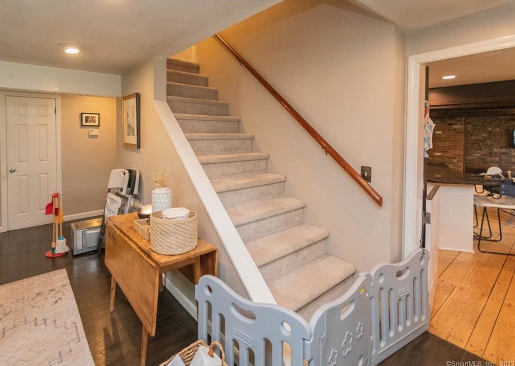 8 Old Orchard Ln, Northville CT  06776-2313 exterior