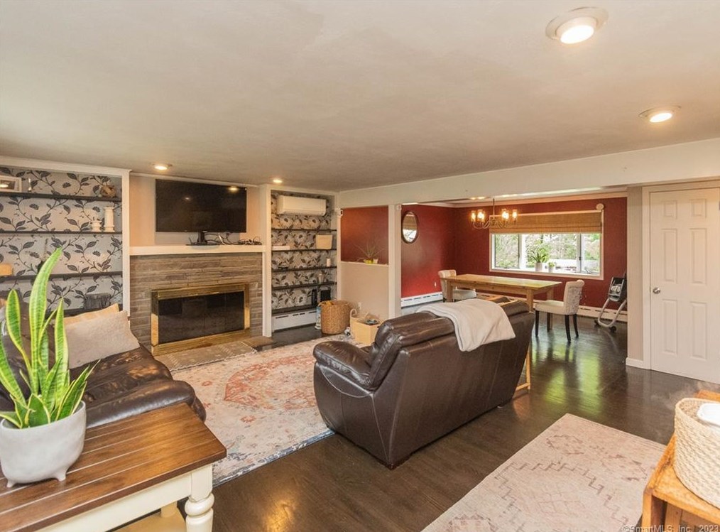 8 Old Orchard Ln, Northville CT  06776-2313 exterior