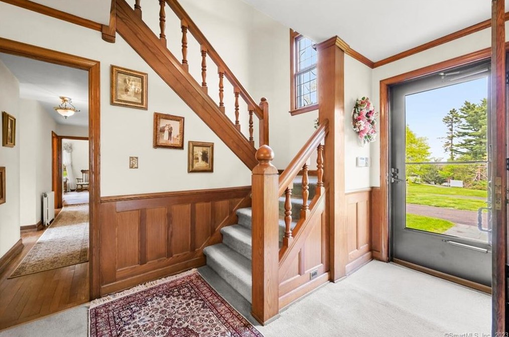 34 Clapboard Ridge Rd, Danbury, CT 06811