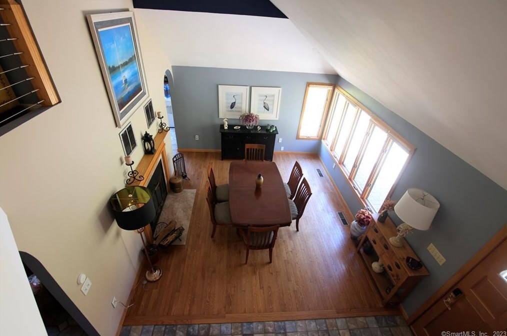 69 Lynn Rd, Ivoryton CT  06442-1138 exterior