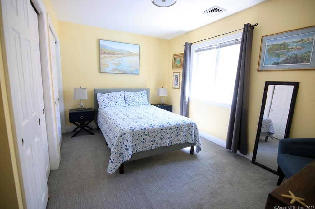 69 Lynn Rd, Ivoryton CT  06442-1138 exterior