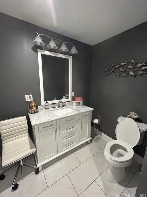 69 Lynn Rd, Ivoryton CT  06442-1138 exterior
