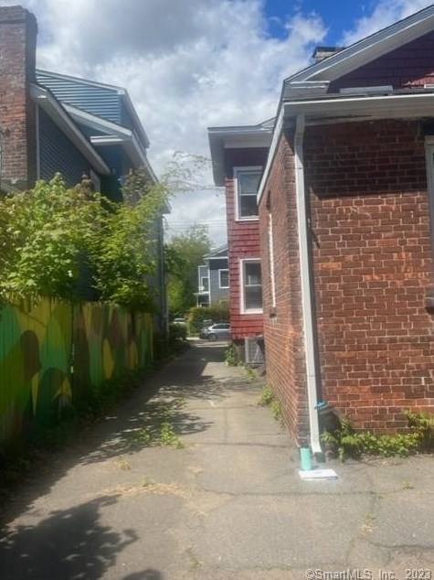 44 Lyon St, New Haven CT 06511-4925 exterior