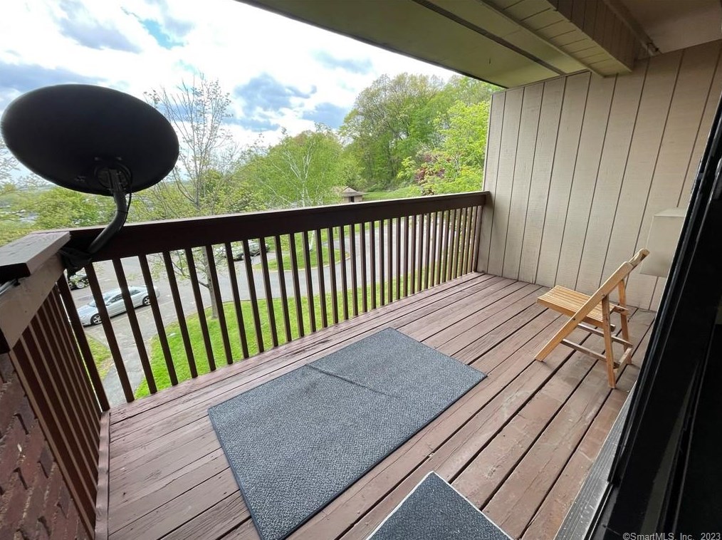 1308 Cromwell Hills Dr, Cromwell CT  06416-1839 exterior