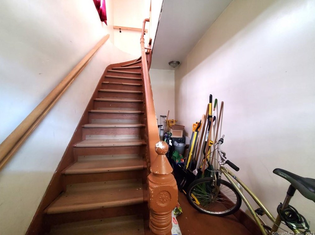 71 Dickerman St, New Haven CT  06518-2308 exterior