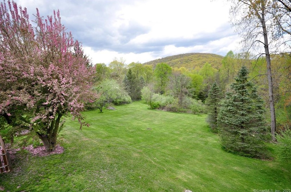 40 Bridle Rd, Northville CT  06776-5022 exterior