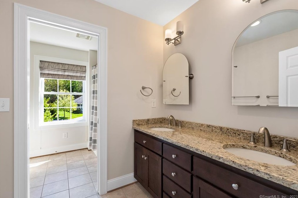 11 Correia Way, Vernon CT  06066-5052 exterior