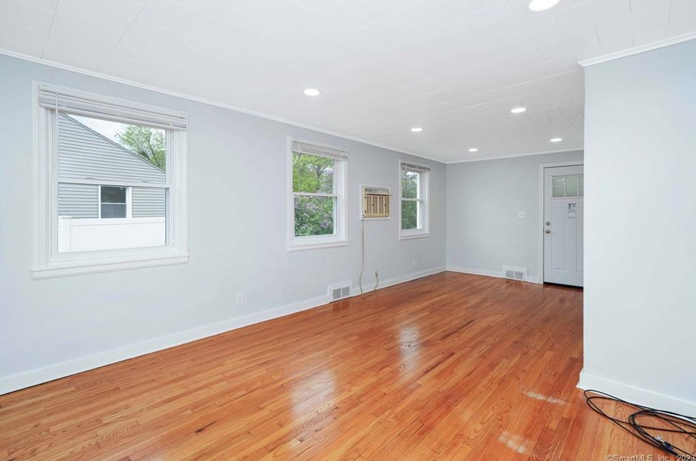 67 Risley St, Hartford CT  06120-1736 exterior