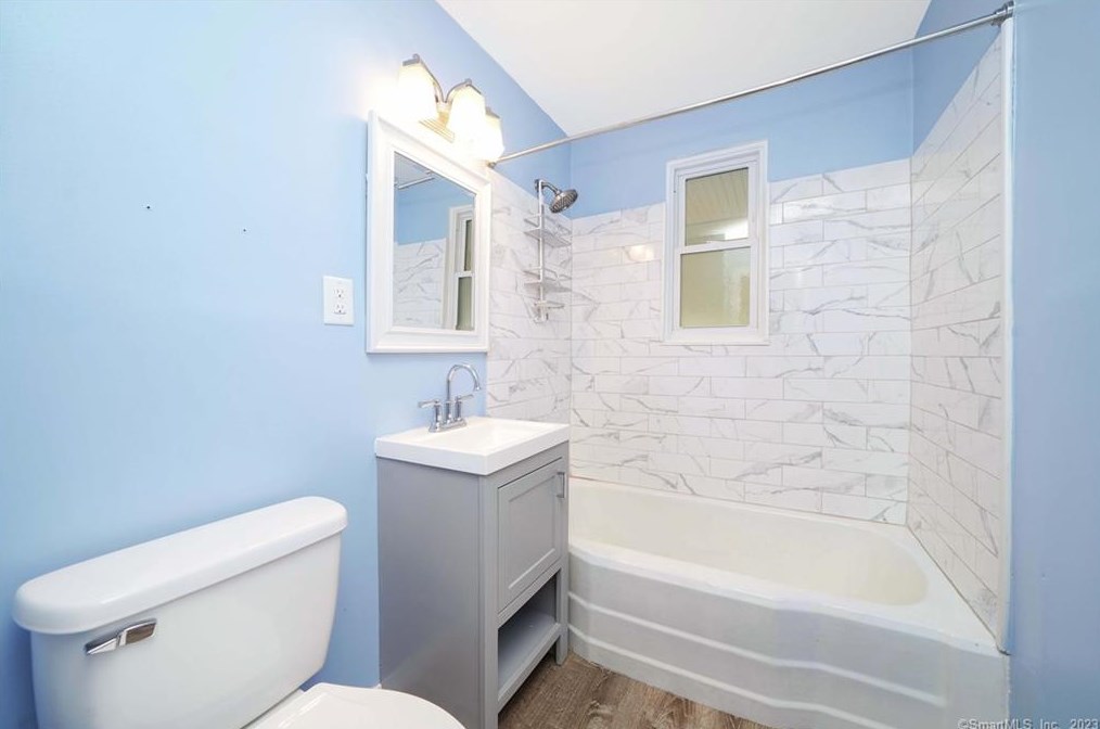 67 Risley St, Hartford CT  06120-1736 exterior