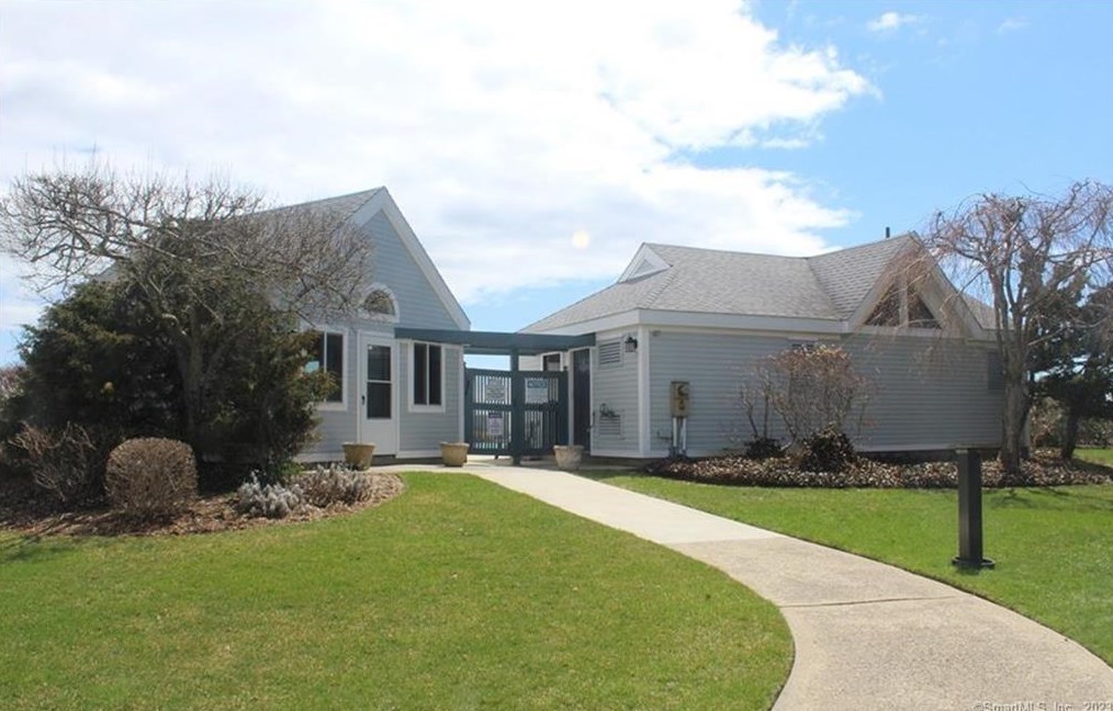 5 Mansfield Grove Rd, New Haven CT  06512-4811 exterior