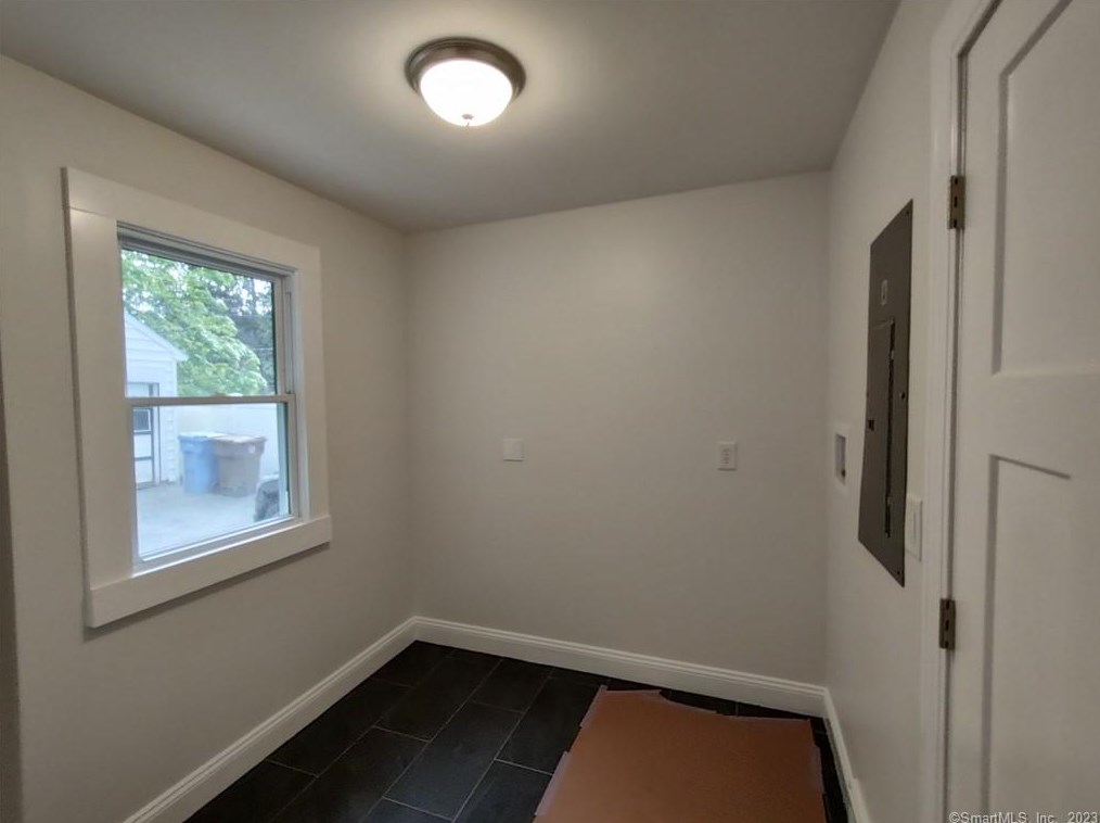 34 Jane St, Huntington CT  06484-6016 exterior