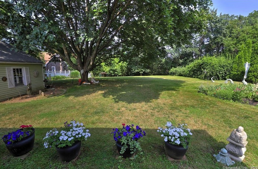 75 Housatonic Ave, Stratford CT  06615-6089 exterior