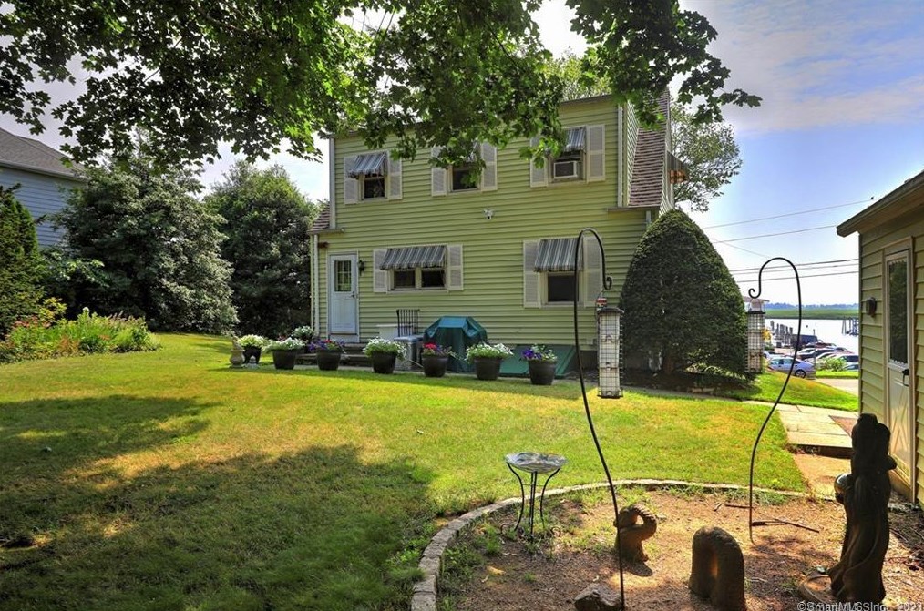 75 Housatonic Ave, Stratford CT  06615-6089 exterior