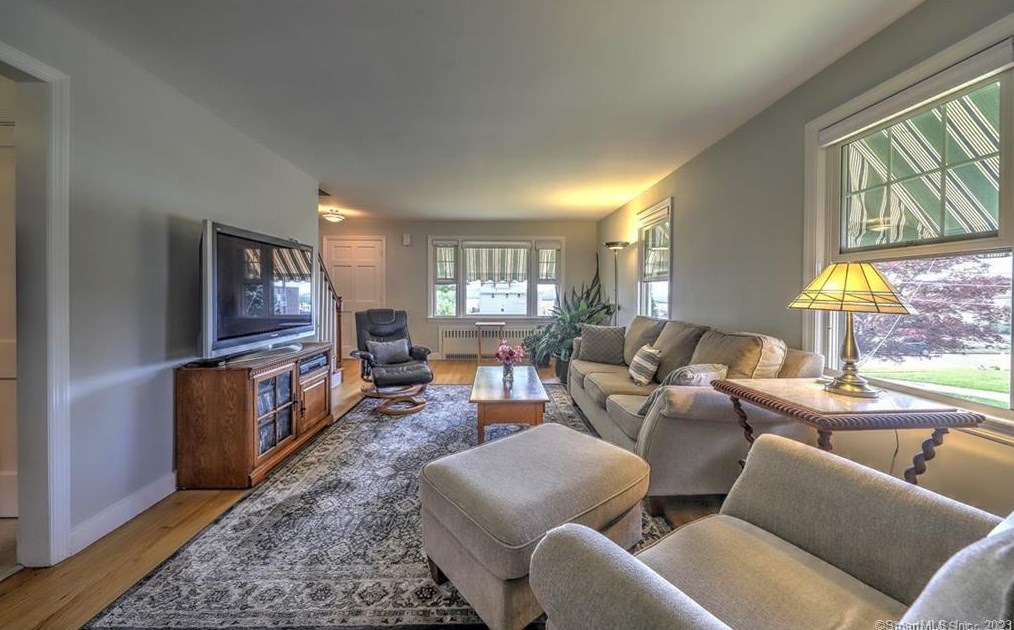 75 Housatonic Ave, Stratford CT  06615-6089 exterior