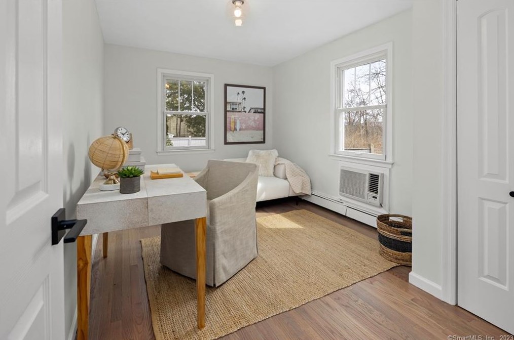 134 Colony St, Fairfield CT  06824-5203 exterior