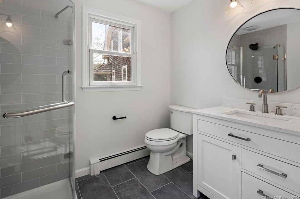 134 Colony St, Fairfield CT  06824-5203 exterior