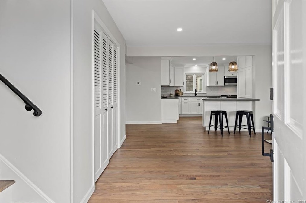 134 Colony St, Fairfield CT  06824-5203 exterior