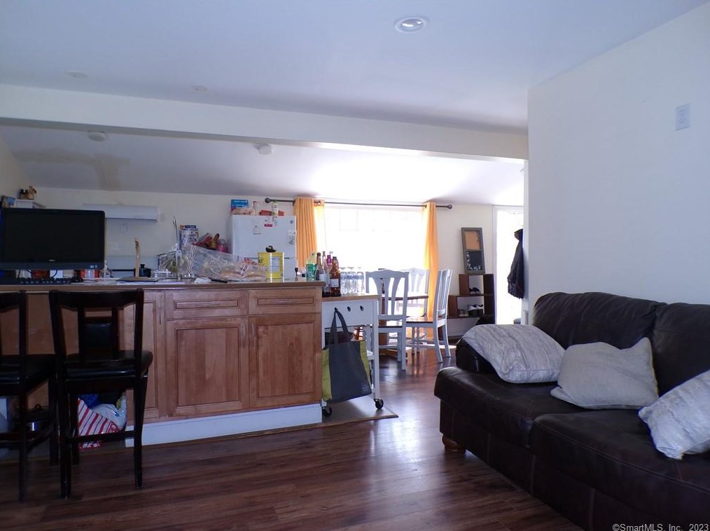 1559 Elm St, Stratford CT  06615-7031 exterior