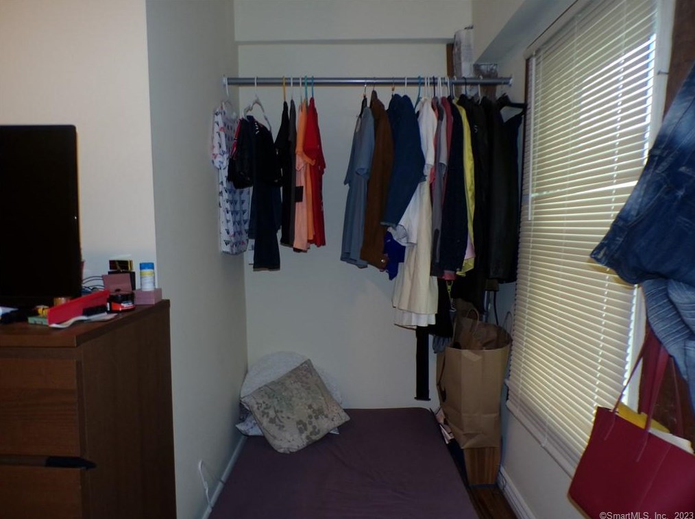 1559 Elm St, Stratford CT  06615-7031 exterior