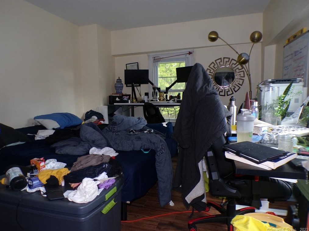 1559 Elm St, Stratford CT  06615-7031 exterior