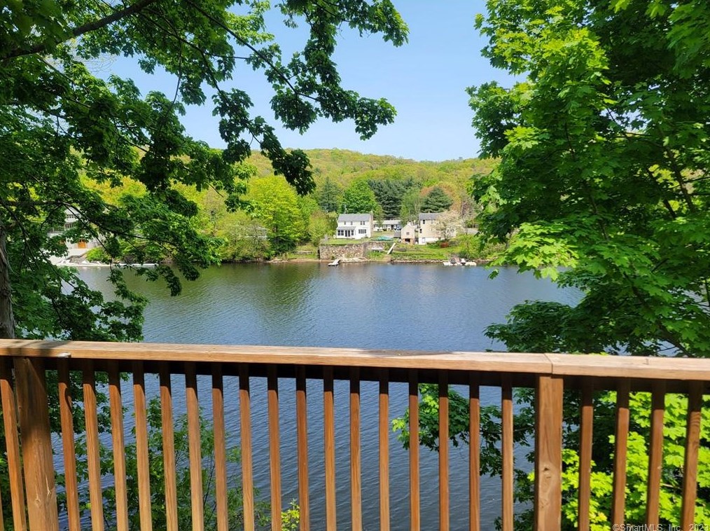 76 Birchbank Rd, Huntington CT  06484-1720 exterior