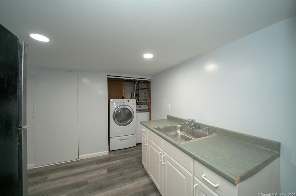 94 Pratt St, Hartford CT  06103-1621 exterior