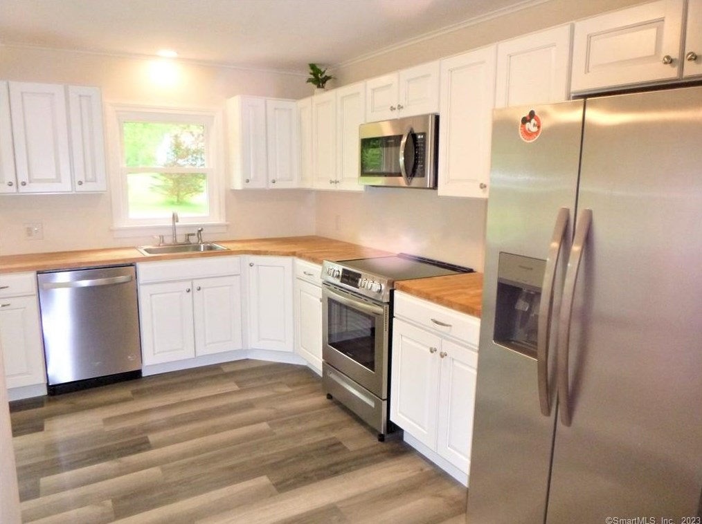 233 Spaulding Rd, Plainfield CT  06374-2126 exterior