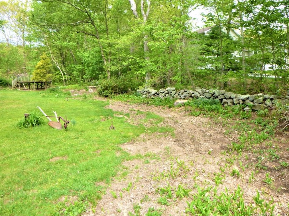 233 Spaulding Rd, Plainfield CT  06374-2126 exterior