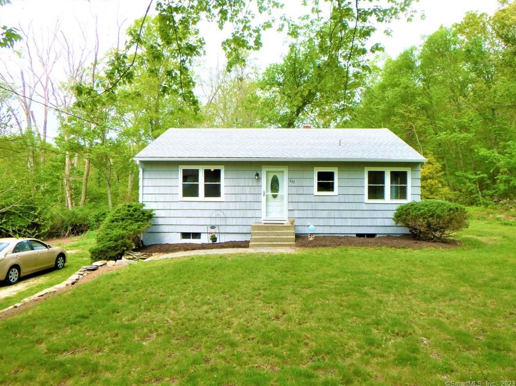 233 Spaulding Rd, Plainfield CT  06374-2126 exterior
