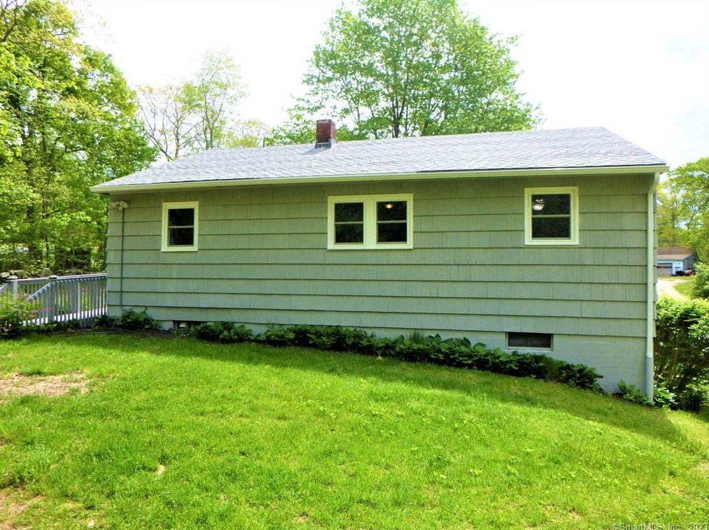 233 Spaulding Rd, Plainfield CT  06374-2126 exterior