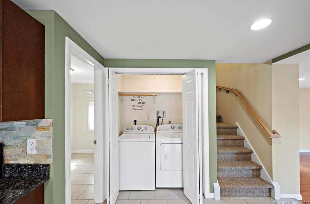10 Grieb Trl, Wallingford CT  06492-2616 exterior