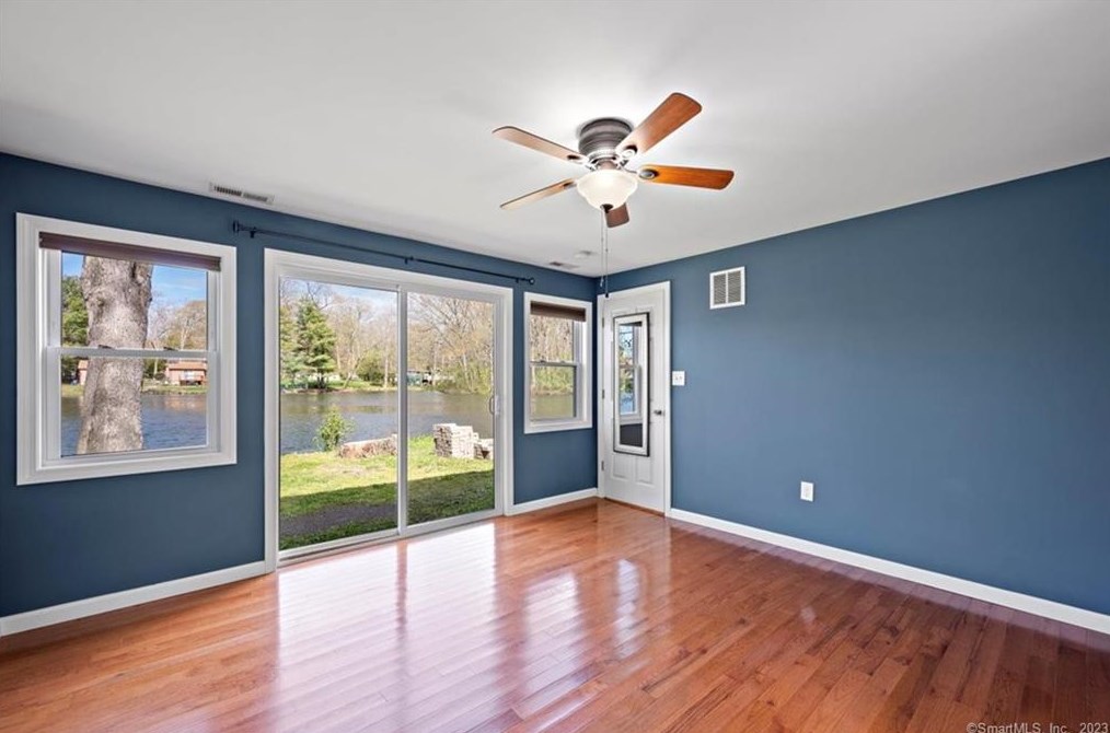 10 Grieb Trl, Wallingford CT  06492-2616 exterior