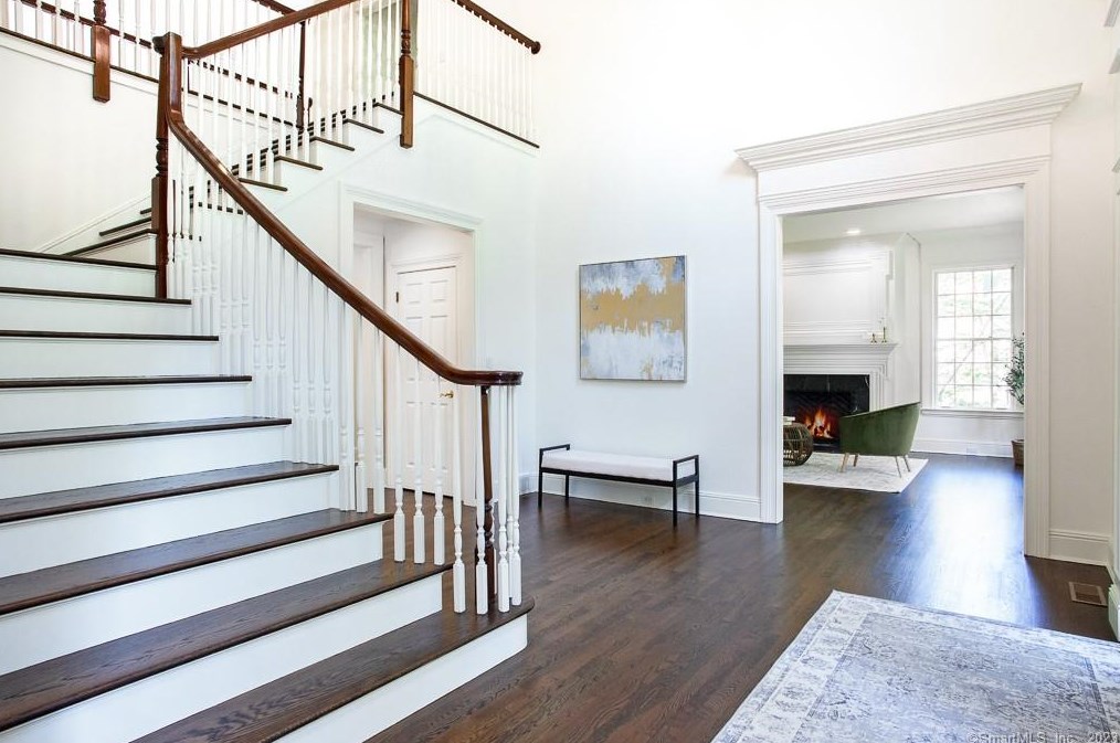 34 Old Stone Xing, Simsbury CT  06092-2821 exterior