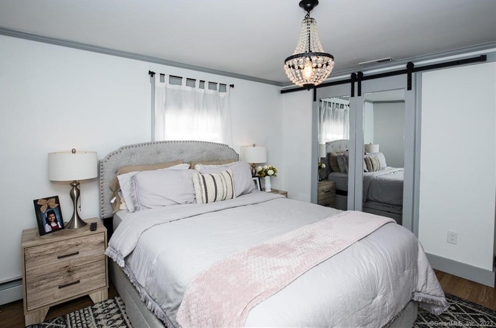 24 Carriage Dr, Wallingford CT  06492-3111 exterior