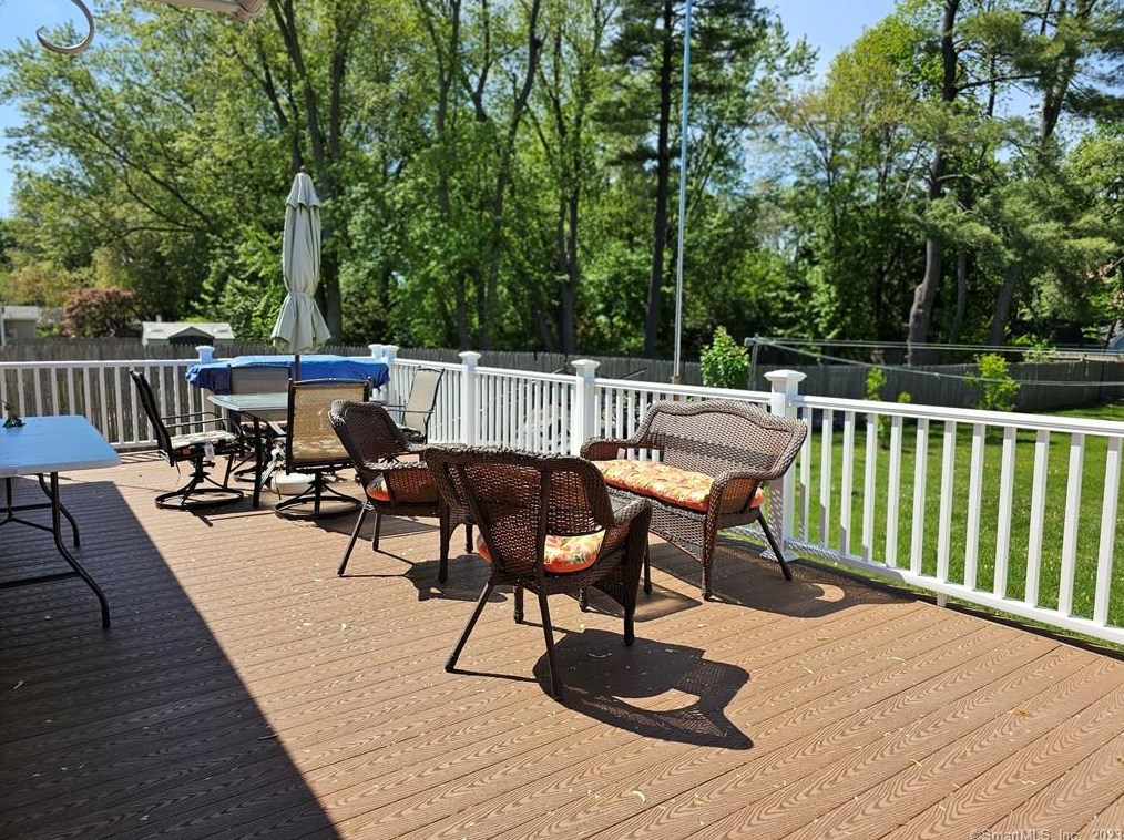 80 Sandra Dr, Hartford CT  06118-1955 exterior