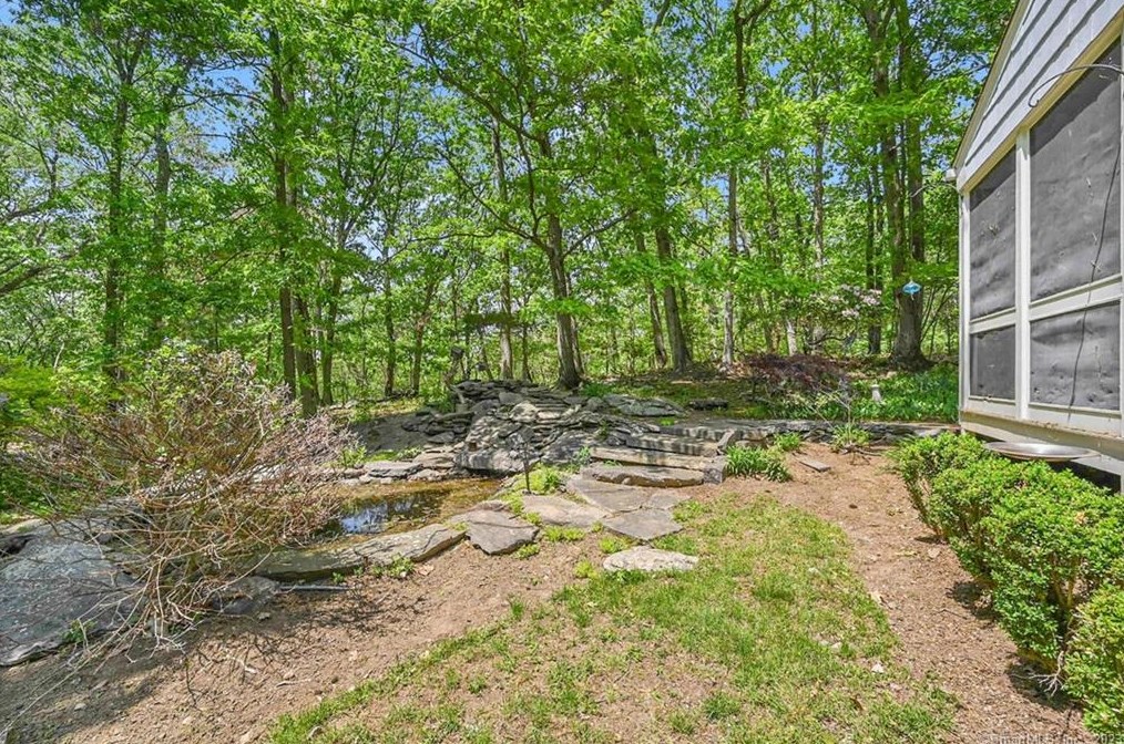 321 Papurah Rd, Fairfield CT  06825-7229 exterior