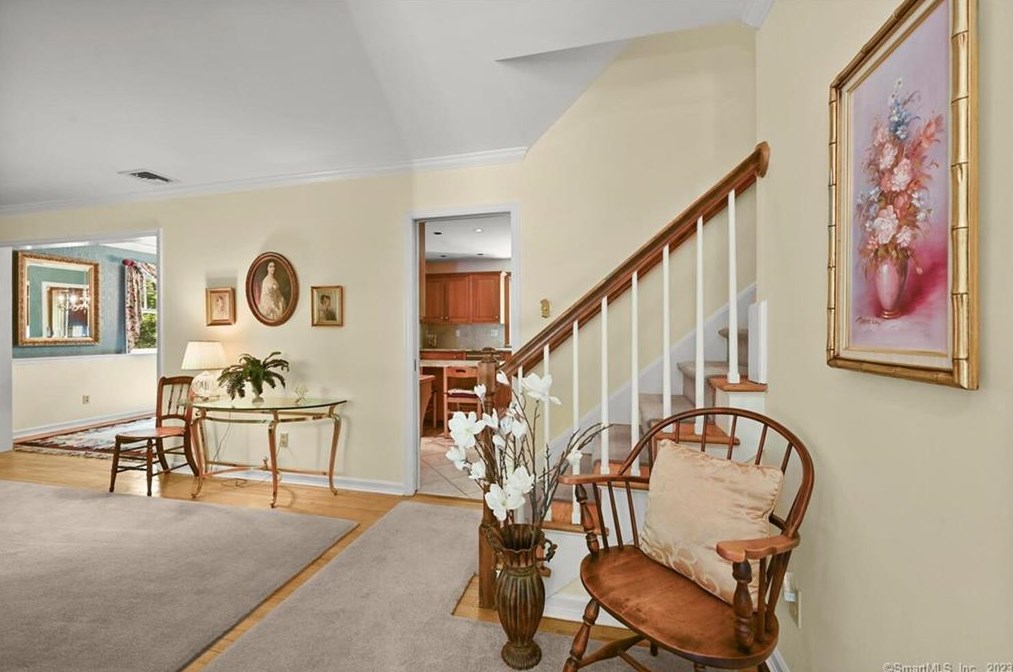 321 Papurah Rd, Fairfield CT  06825-7229 exterior