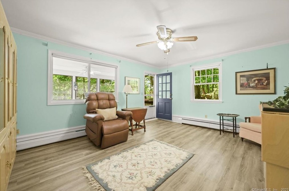 321 Papurah Rd, Fairfield CT  06825-7229 exterior