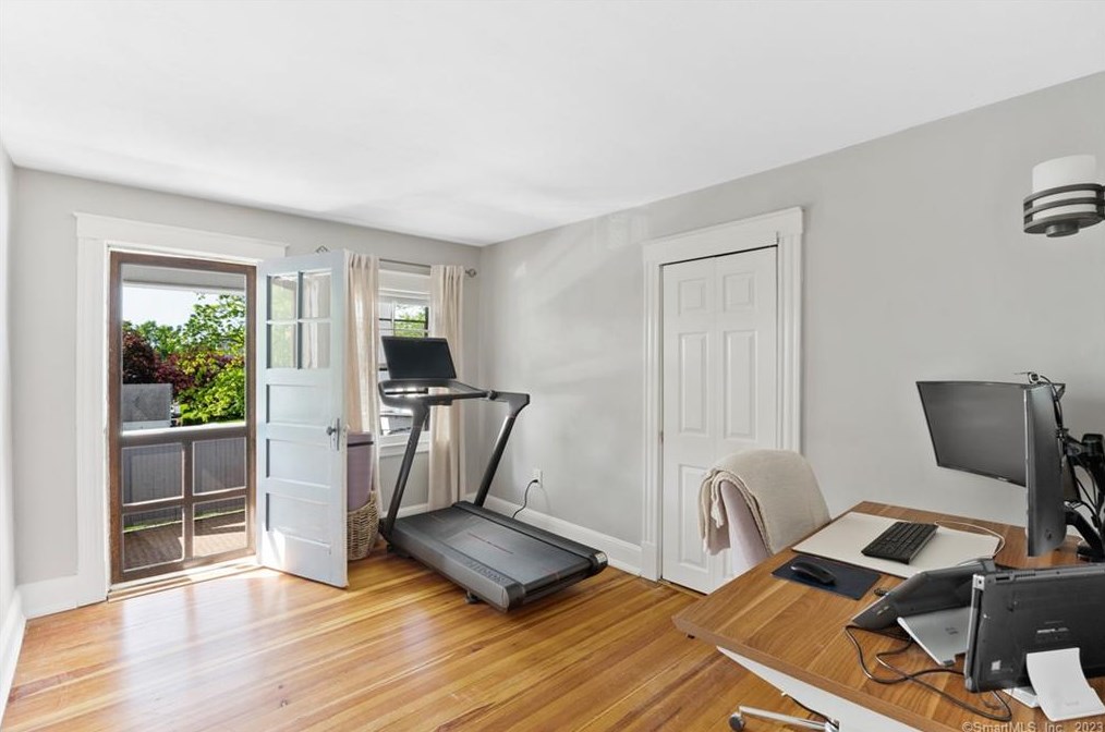 47 Burr St, Hartford CT  06107-2505 exterior