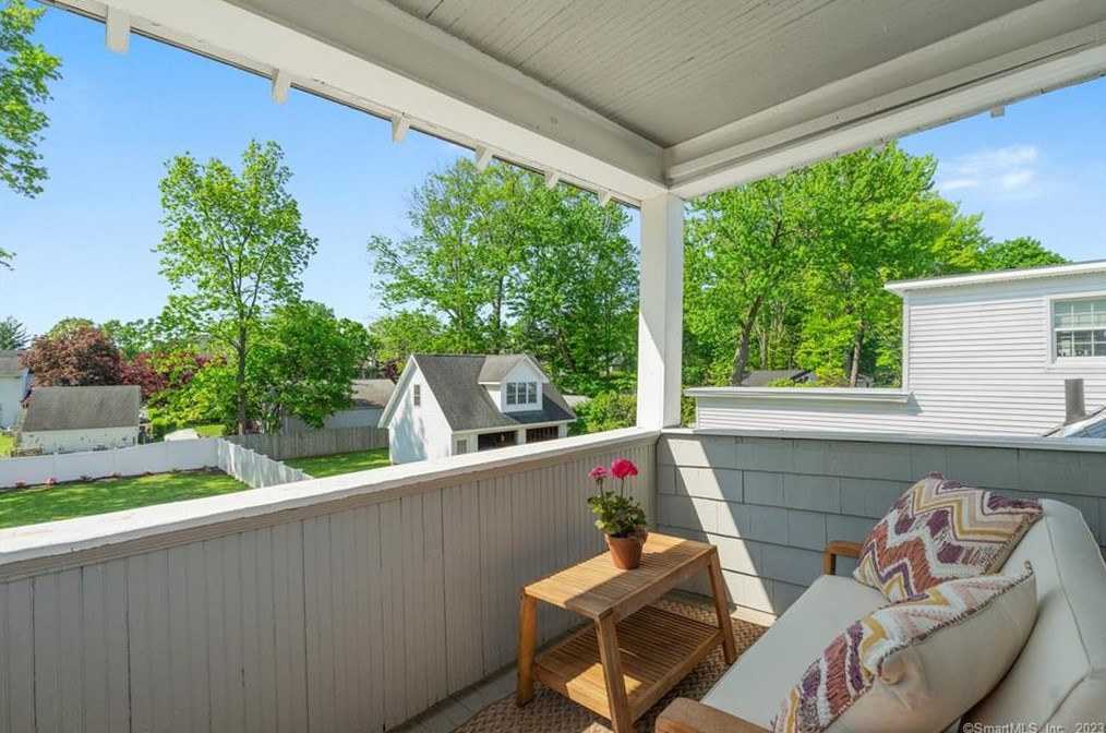 47 Burr St, Hartford CT  06107-2505 exterior