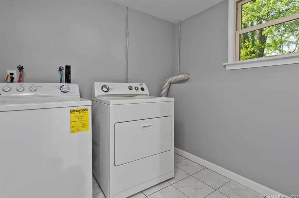 34 Deer Run Rd, Meriden CT  06451-4919 exterior