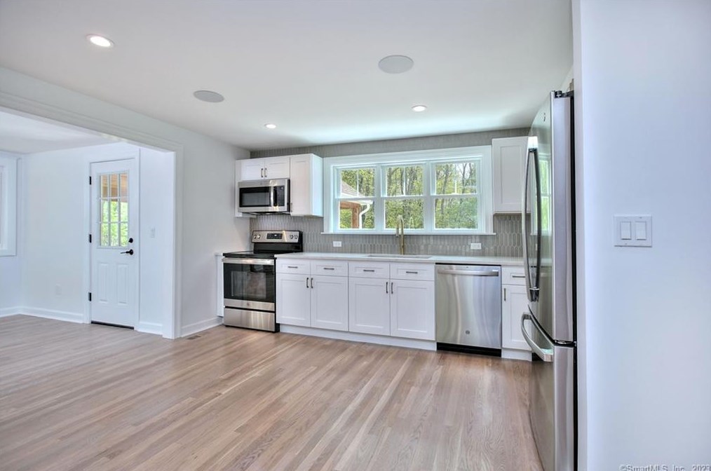 99 Old Easton Tpke, Weston CT  06883-2515 exterior